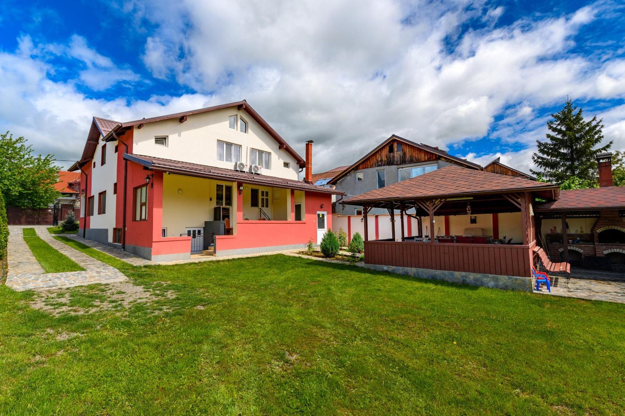 Отель Casa Alex Кэлимэнешти Экстерьер фото